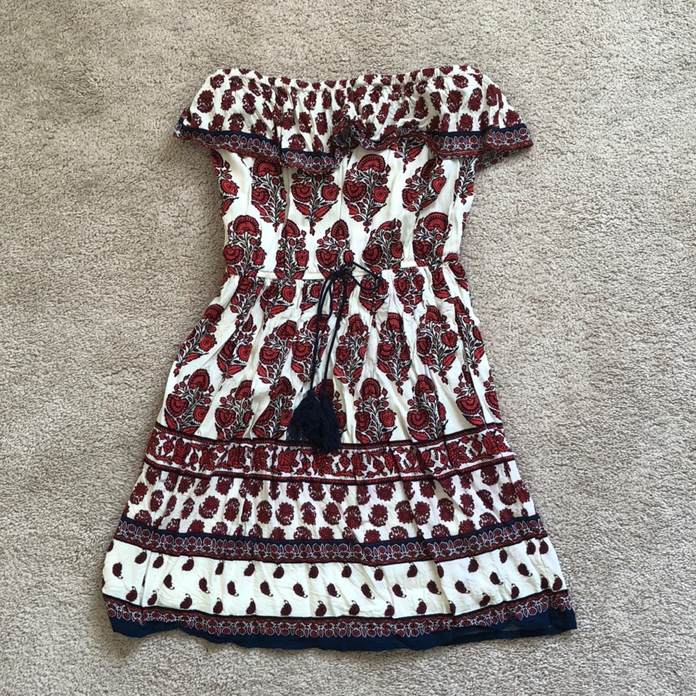 No shoulders fun. dress